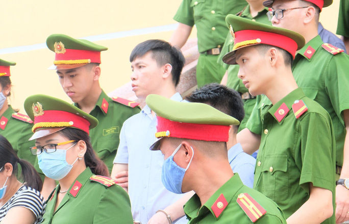 Cựu thượng tá công an đưa 500 triệu đồng nhờ nâng điểm cho 2 thí sinh - Ảnh 2.