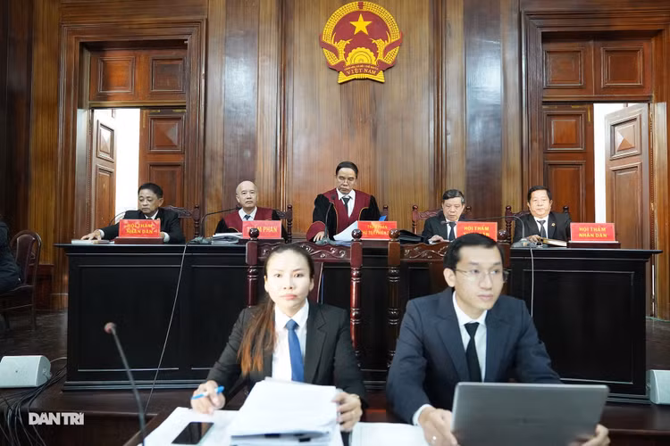 Toàn cảnh phiên tòa xét xử ông Đinh La Thăng và đồng phạm - 13