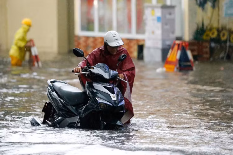 mua lon o Ha Noi gay ngap anh 6