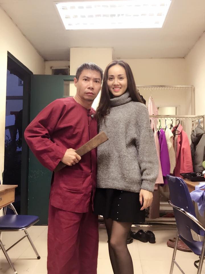 NSND Cong Ly cuoi vo anh 5