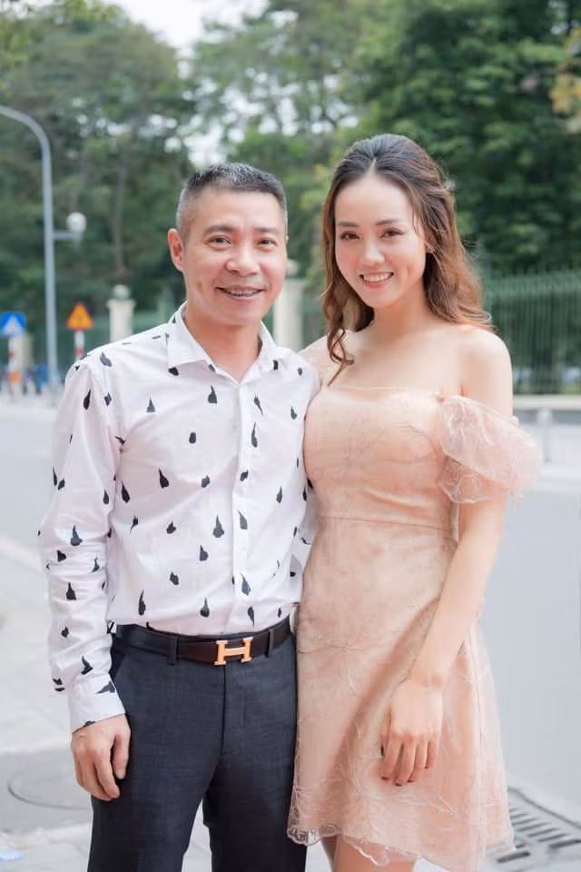 NSND Cong Ly cuoi anh 1