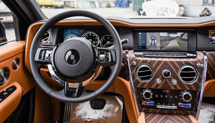 Chi tiet Rolls-Royce Cullinan phien ban 5 cho tai Viet Nam anh 12