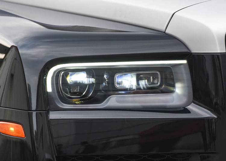 Chi tiet Rolls-Royce Cullinan phien ban 5 cho tai Viet Nam anh 7