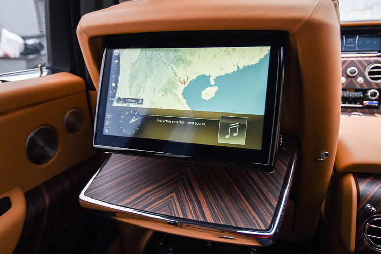 Chi tiet Rolls-Royce Cullinan phien ban 5 cho tai Viet Nam anh 15