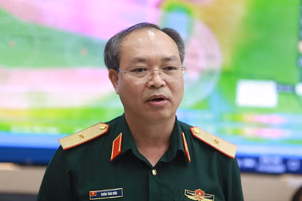 Bão số 13 có hướng di chuyển khó lường, hơn 250.000 quân ứng trực