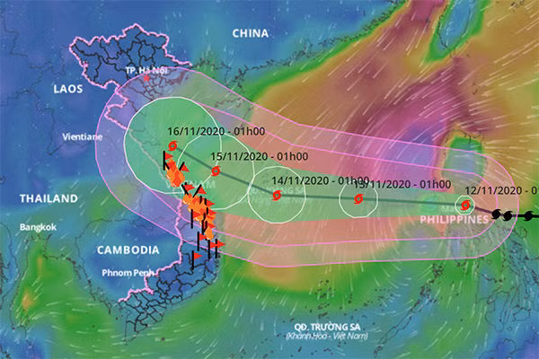Bão số 13 có hướng di chuyển khó lường, hơn 250.000 quân ứng trực