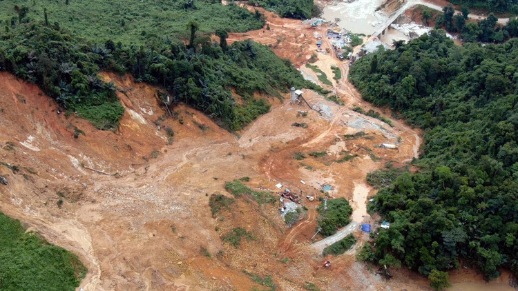 Flycam tam nhiet anh 1