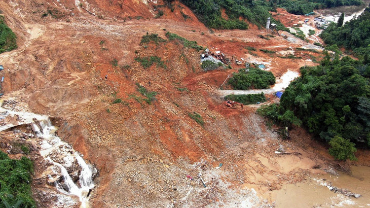 Flycam tam nhiet anh 6