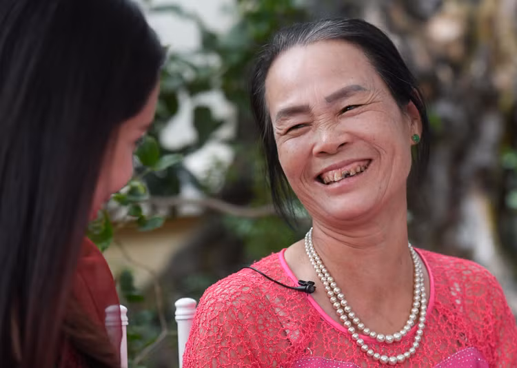 hoa hau Do Thi Ha cay lua anh 2