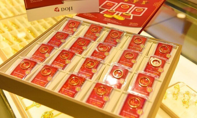 Vàng nhẫn trưng bày tại cửa hàng DOJI. Ảnh: DOJI.