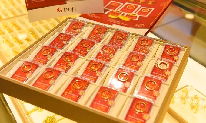 Vàng nhẫn trưng bày tại cửa hàng DOJI. Ảnh: DOJI.