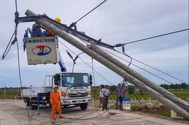 Cot dien gay hang loat o Thua Thien - Hue anh 1