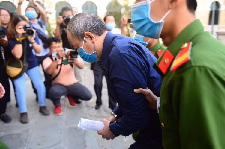 Đại diện Bộ GTVT nói gì tại phiên tòa xử cựu Bộ trưởng Đinh La Thăng? - ảnh 1