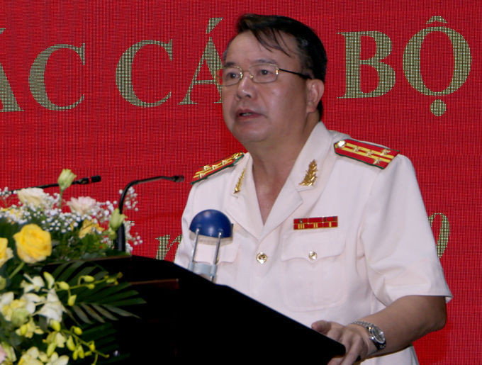 Đai tá Nguyễn Văn Trung phát biểu trong buổi lễ điều động. Ảnh: Công an Hà Nam