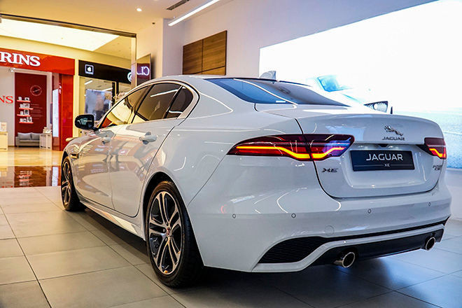 Cận cảnh mẫu xe thể thao Jaguar XE mới nhất tại Việt Nam, giá bán hơn 2,7 tỷ đồng - 7