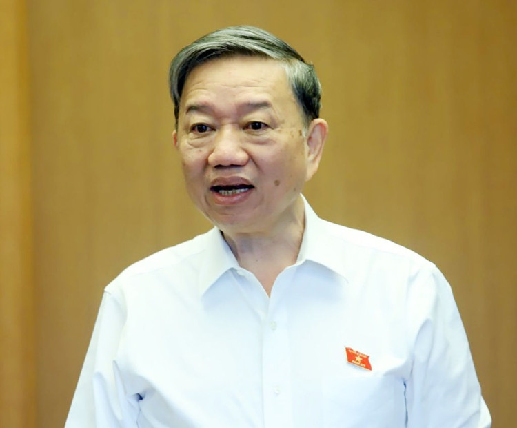 Đại tướng Tô Lâm cho rằng "chỉ cần ra đường là nhìn thấy ai cũng có thể vi phạm giao thông". Ảnh: Hoài Vũ.