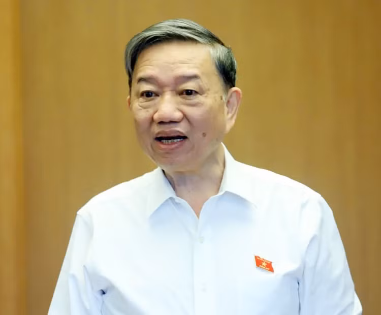 Đại tướng Tô Lâm cho rằng "chỉ cần ra đường là nhìn thấy ai cũng có thể vi phạm giao thông". Ảnh: Hoài Vũ.