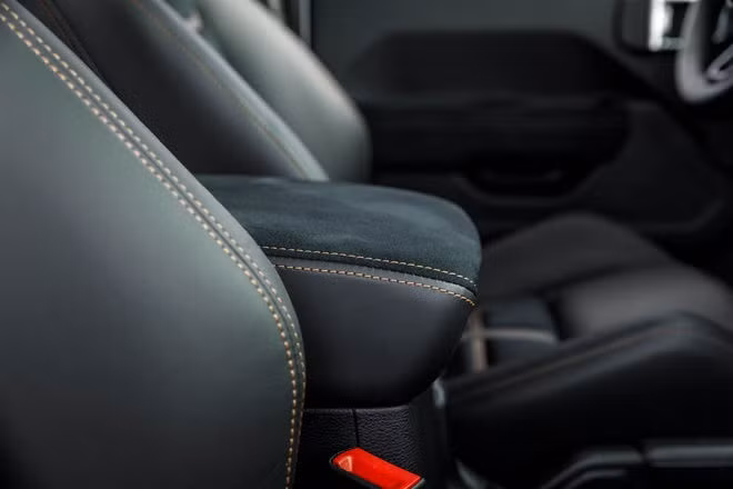 Rezvani Hercules 6×6 co gia ban gan nua trieu USD anh 20