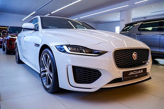 Cận cảnh mẫu xe thể thao Jaguar XE mới nhất tại Việt Nam, giá bán hơn 2,7 tỷ đồng - 2