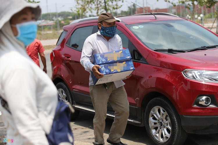 Canh dong duc nhu cho phien truoc cong khu cach ly o TP.HCM hinh anh 6 tiepte_zing34.JPG