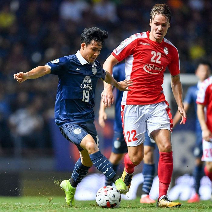 Bóng đá Việt Nam: Đâu mới là biển lớn?