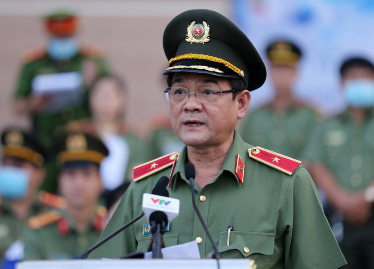 Cong an TP.HCM tran ap toi pham anh 2