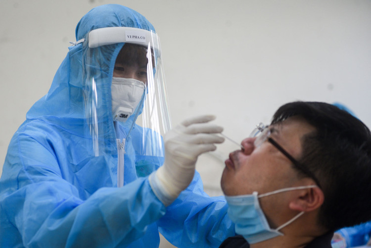 Viet Nam co them 3 nguoi nhap canh mac Covid-19 hinh anh