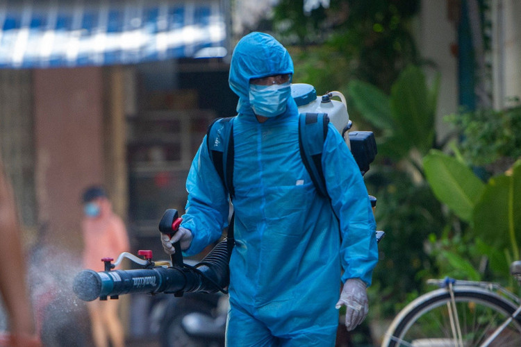 Da Nang cach ly mot nguoi hat karaoke cung benh nhan Covid-19 o TP.HCM hinh anh