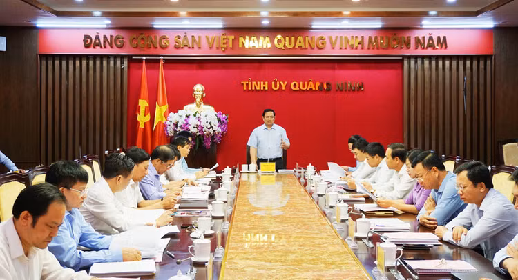 Đoàn công tác của Ban Bí thư Trung ương Đảng làm việc với tỉnh Quảng Ninh.