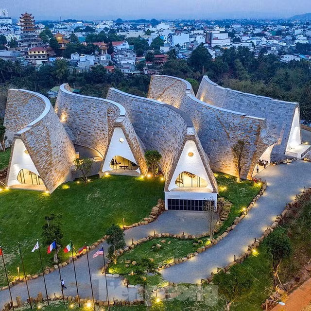 Ông Đặng Lê Nguyên Vũ đã nộp xong gần 1.200 tỷ thi hành án - Ảnh 2.