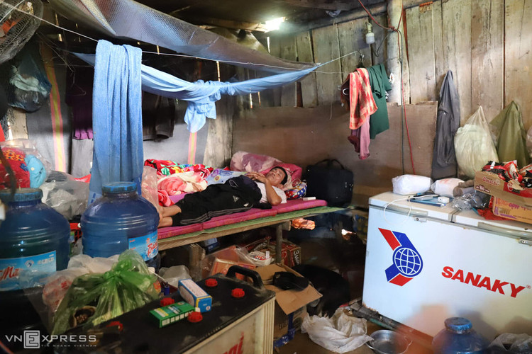 Một ngày của đội cứu hộ công nhân mất tích ảnh 12