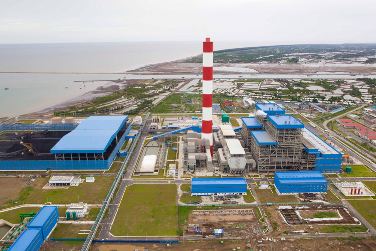 Đến nay, các NMNĐ than của EVN đã cơ bản được cung cấp đủ than hoạt động. Ảnh: VGP