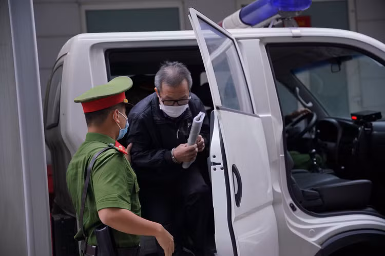 Xét xử đại án BIDV: Luật sư cung cấp thêm tài liệu, chứng cứ mới - 1