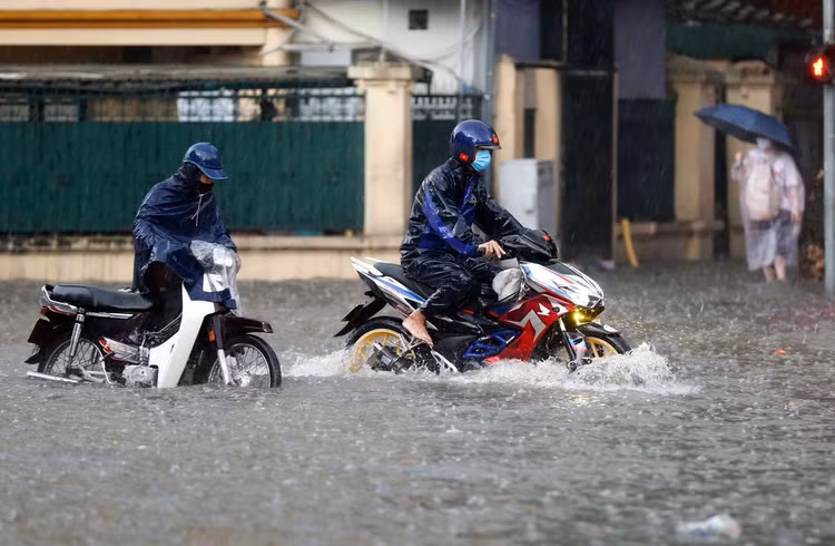 mua lon o Ha Noi gay ngap anh 5