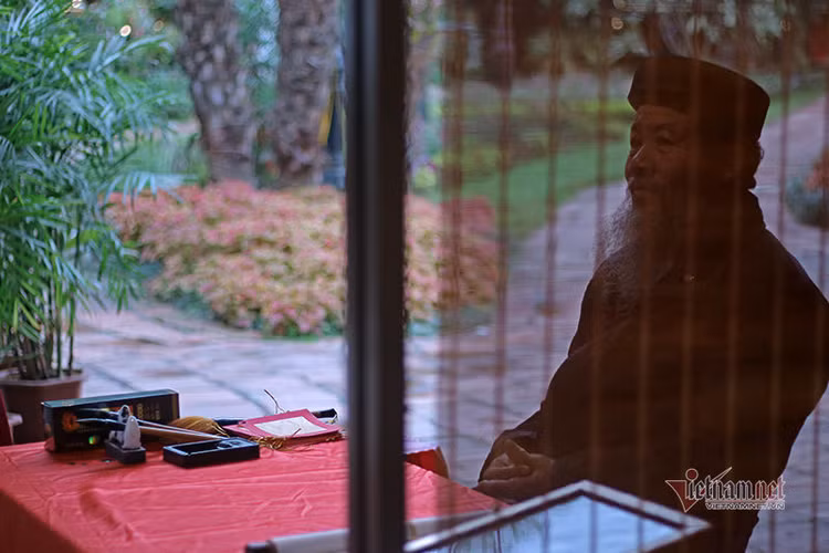 Hơn 50 thầy đồ hội tụ, Tết xưa được tái hiện ở Văn Miếu