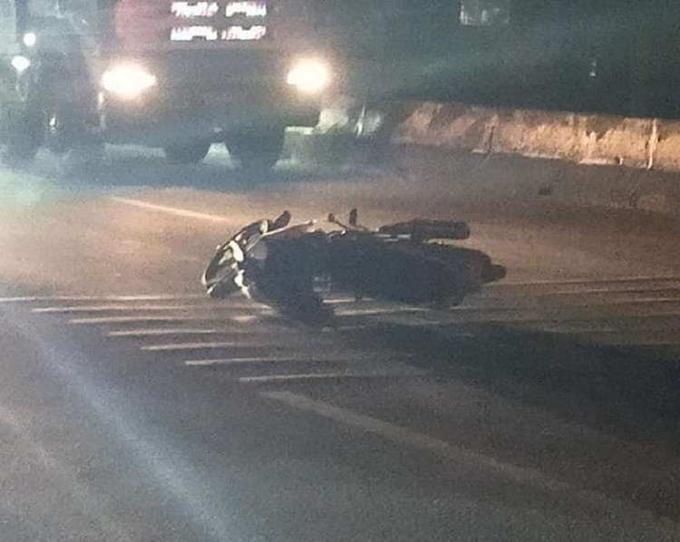 Thanh niên bị ngã giữa đường ở Bình Dương, xe khách lao tới cán tử vong