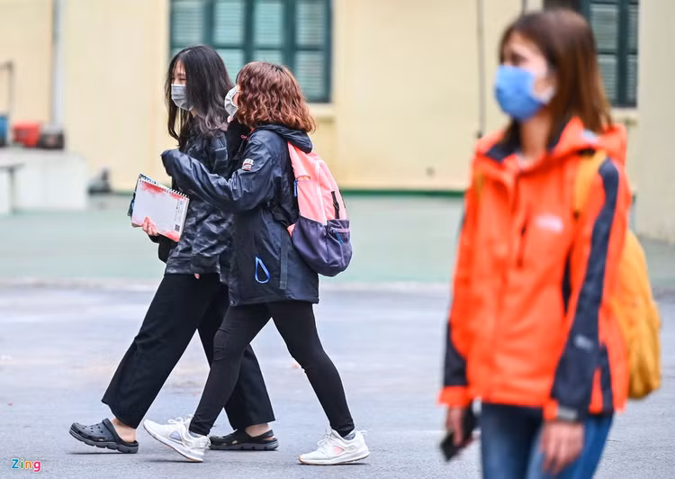 Hang nghin sinh vien tro lai truong sau ky nghi gan 2 thang hinh anh 3 8_zing.jpg