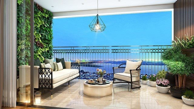 Ban công rộng lớn đón ánh sáng mặt trời và không khí trong lành.