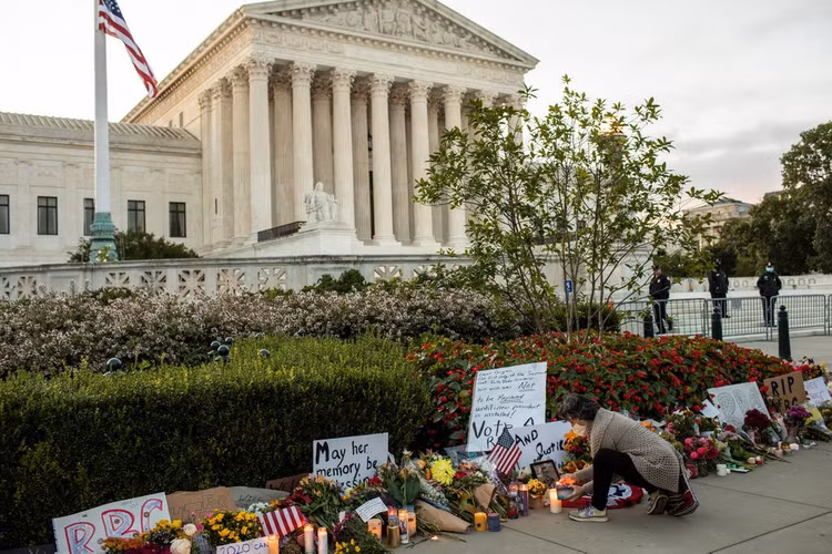 Biden nam loi the tai chinh truoc Trump anh 2