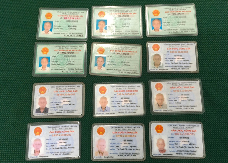 Ông cụ ăn xin có trong người 12 chứng minh thư, 4 thẻ bảo hiểm, 54 triệu - 1