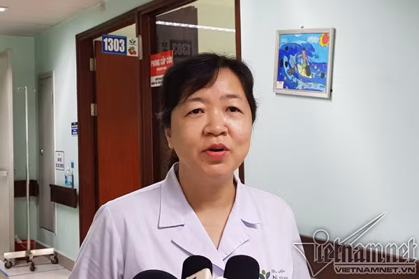 Trẻ nhập viện Nhi Trung ương do loại virus lây khi hôn hít tăng gấp 3