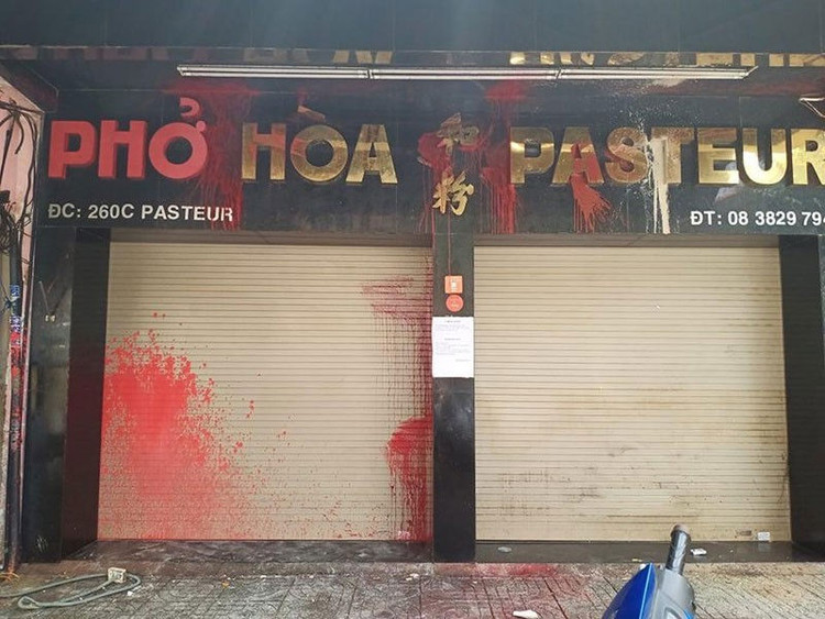 Truy tố 5 người vụ ‘khủng bố’ quán phở Hòa - ảnh 1