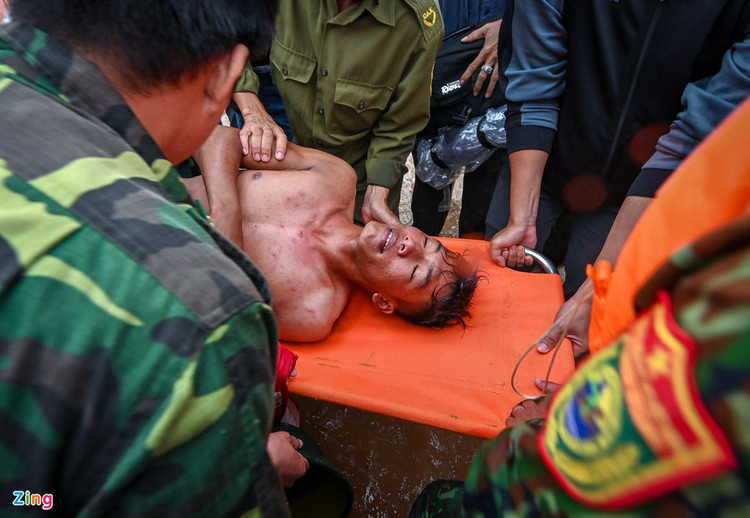 Giai cuu cac thuyen vien tren tau Vietship 01 anh 9