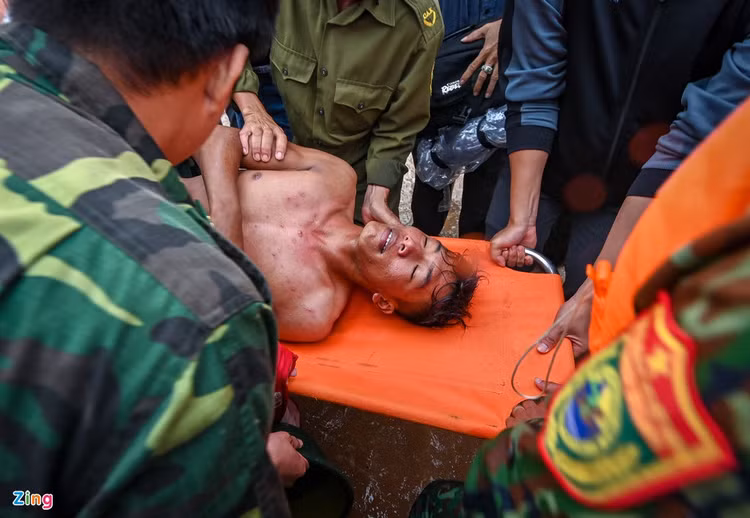 Giai cuu cac thuyen vien tren tau Vietship 01 anh 9