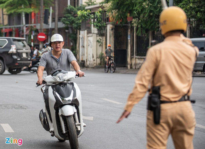 Doi mu bao hiem kem co bi xu phat anh 2