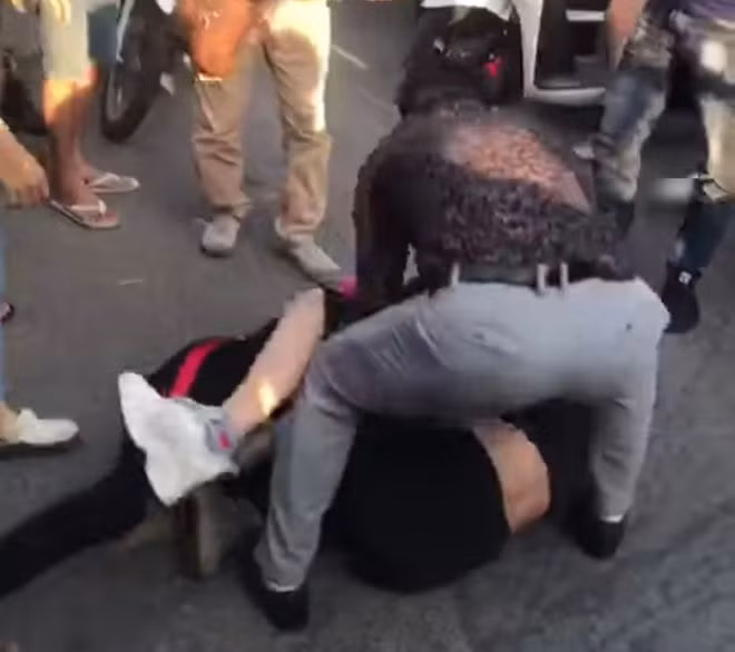 Danh ghen tren pho anh 1