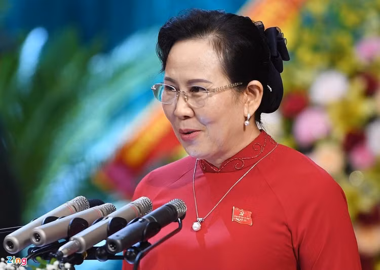 bau 12 bi thu tinh uy khoa moi anh 1