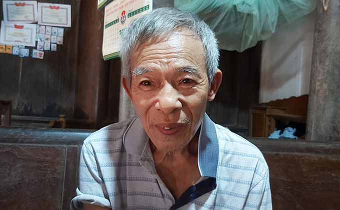 Cụ Lê Đình Tính từ chối nhận khoản tiền hơn 4.5 triệu đồng từ gói hỗ trợ của Chính phủ. Ảnh: Lam Sơn.