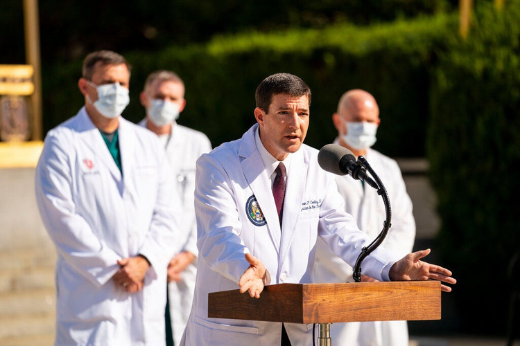 bac si cua ong trump anh 1