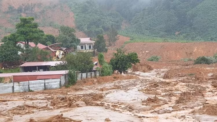 Nơi lở núi vùi lấp 22 cán bộ, chiến sỹ: Ám ảnh tiếng kẻng trong mưa! - 1